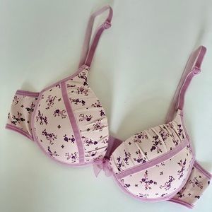 NWOT Brazilian Danty Floral pink Bra